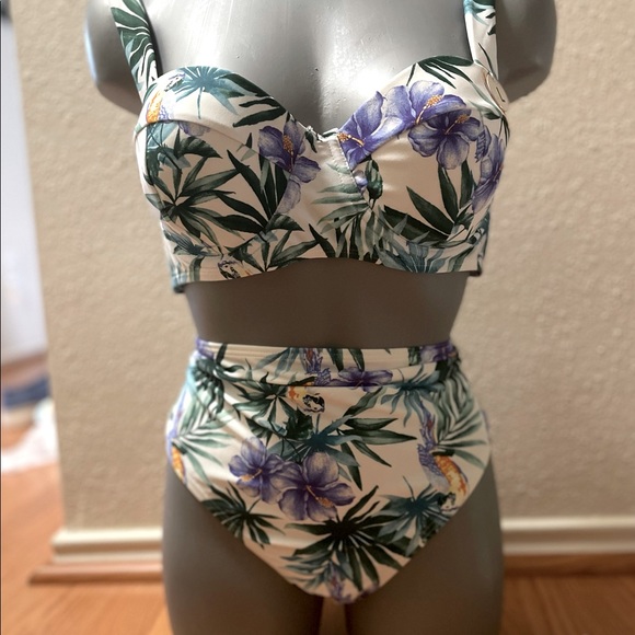 🆕Two piece Tropical swimsuit, top L, bottom XL - Picture 15 of 15